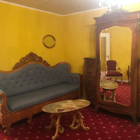 Historisch Mobliertes Schlossappartment 公寓 基尔夏姆