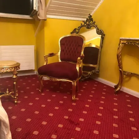 公寓 Historisch Mobliertes Schlossappartment *