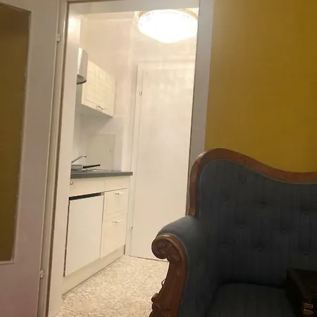 Historisch Mobliertes Schlossappartment
