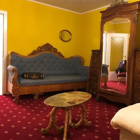 Historisch Mobliertes Schlossappartment 公寓 基尔夏姆