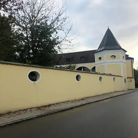 Historisch Mobliertes Schlossappartment * 基尔夏姆