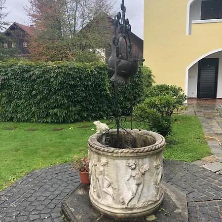 Historisch Mobliertes Schlossappartment 公寓 基尔夏姆