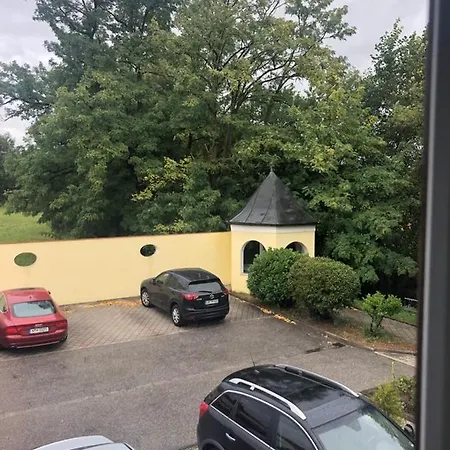 Historisch Mobliertes Schlossappartment * 基尔夏姆